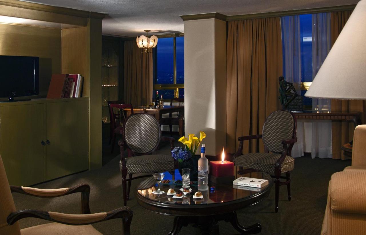 피에스타 아메리카나 레포르마 호텔 멕시코 시 외부 사진 A suite at the Four Seasons Hotel