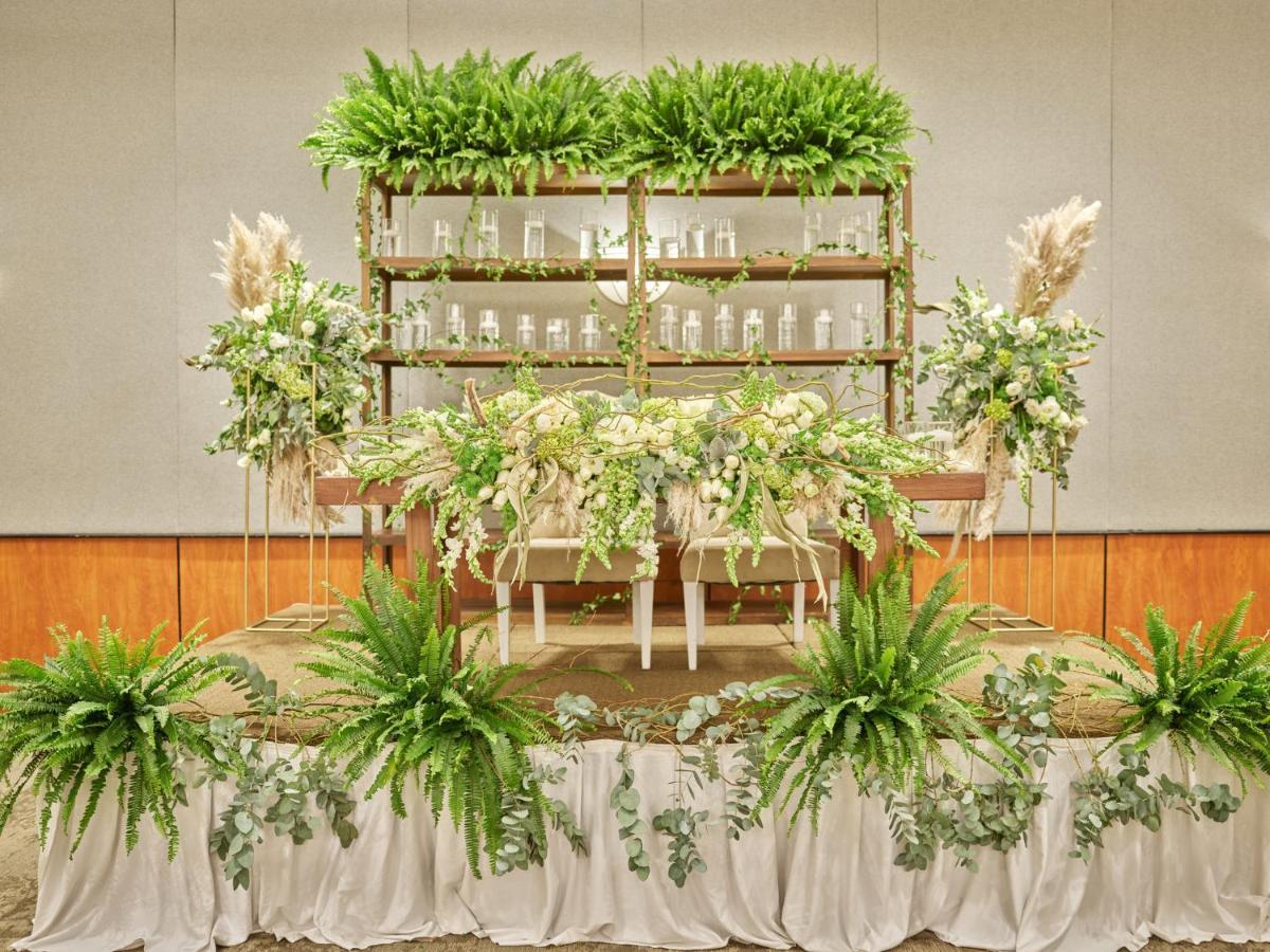 피에스타 아메리카나 레포르마 호텔 멕시코 시 외부 사진 A traditional Malay wedding dais