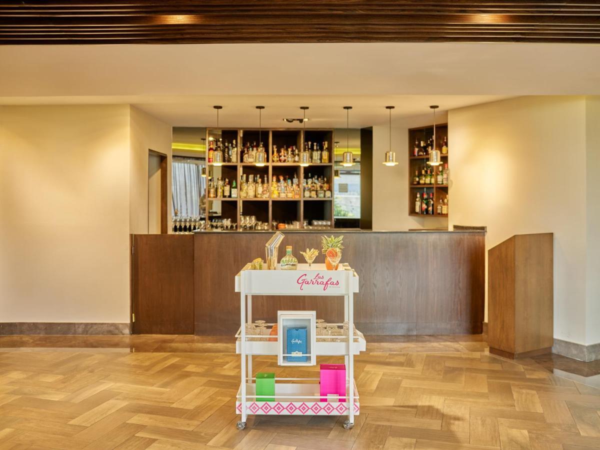 피에스타 아메리카나 레포르마 호텔 멕시코 시 외부 사진 The bar at the hotel