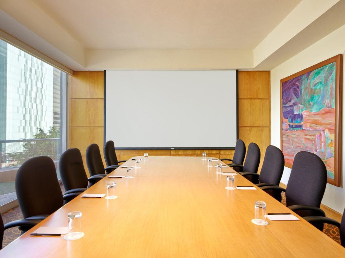 피에스타 아메리카나 레포르마 호텔 멕시코 시 외부 사진 A boardroom at a hotel