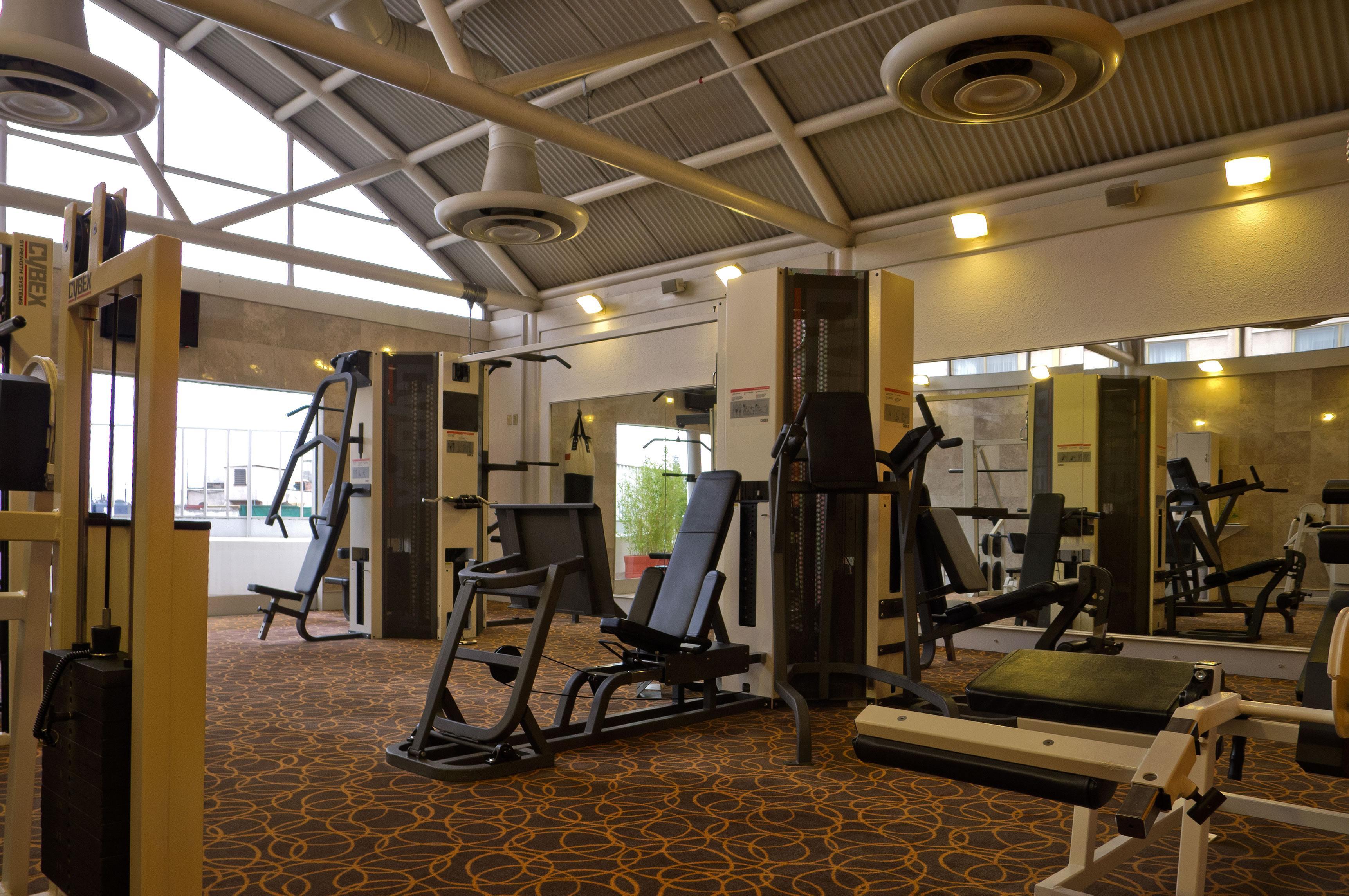 피에스타 아메리카나 레포르마 호텔 멕시코 시 외부 사진 The gym at the hotel